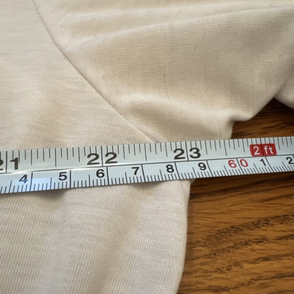 Vuori White Short Sleeve Pima Cotton Tee Shirt Logo Men's XL Soft Front Pocket - Picture 6 of 8